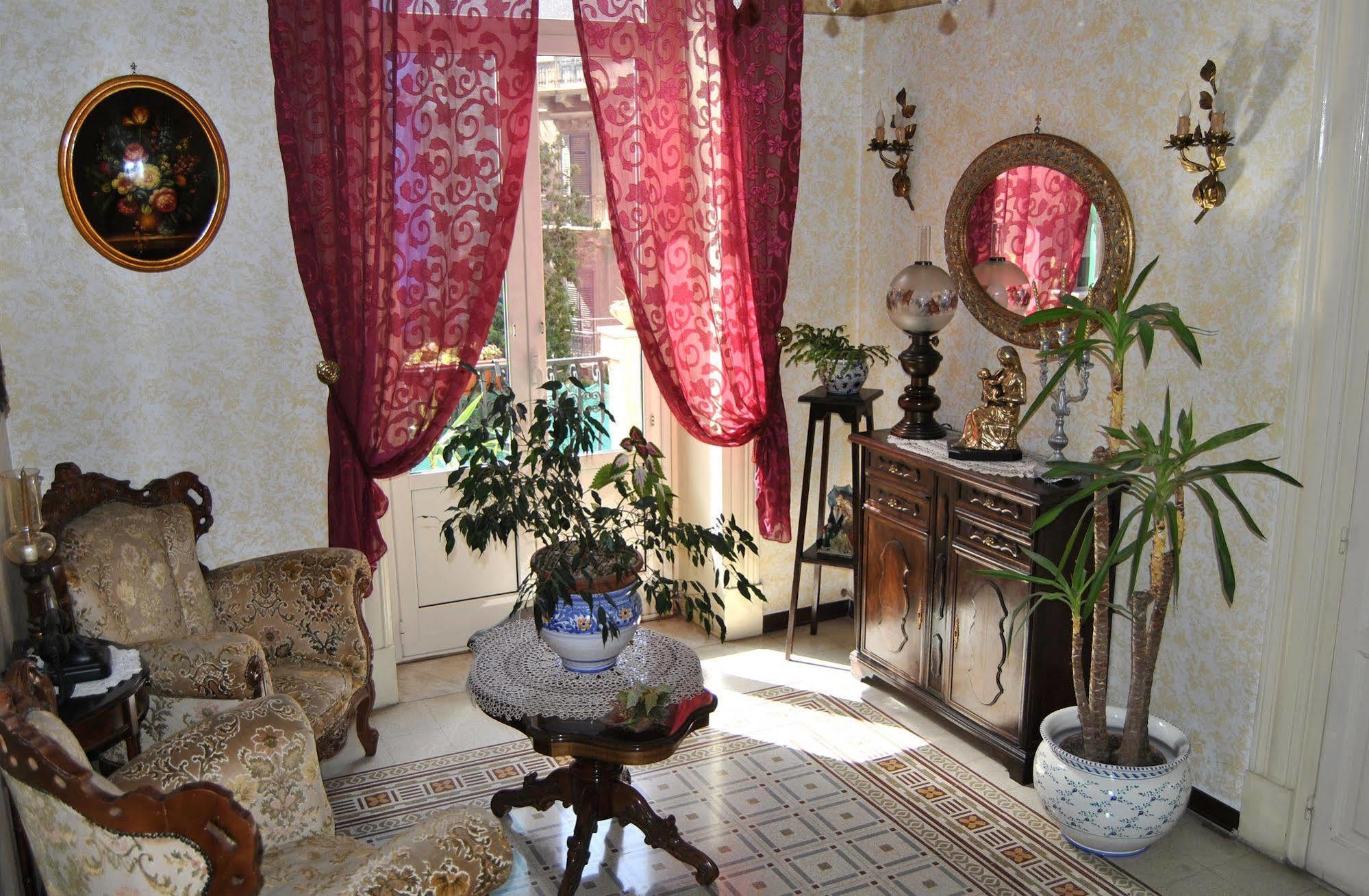 Bed And Breakfast D'Angelo ปาแลร์โม ภายนอก รูปภาพ