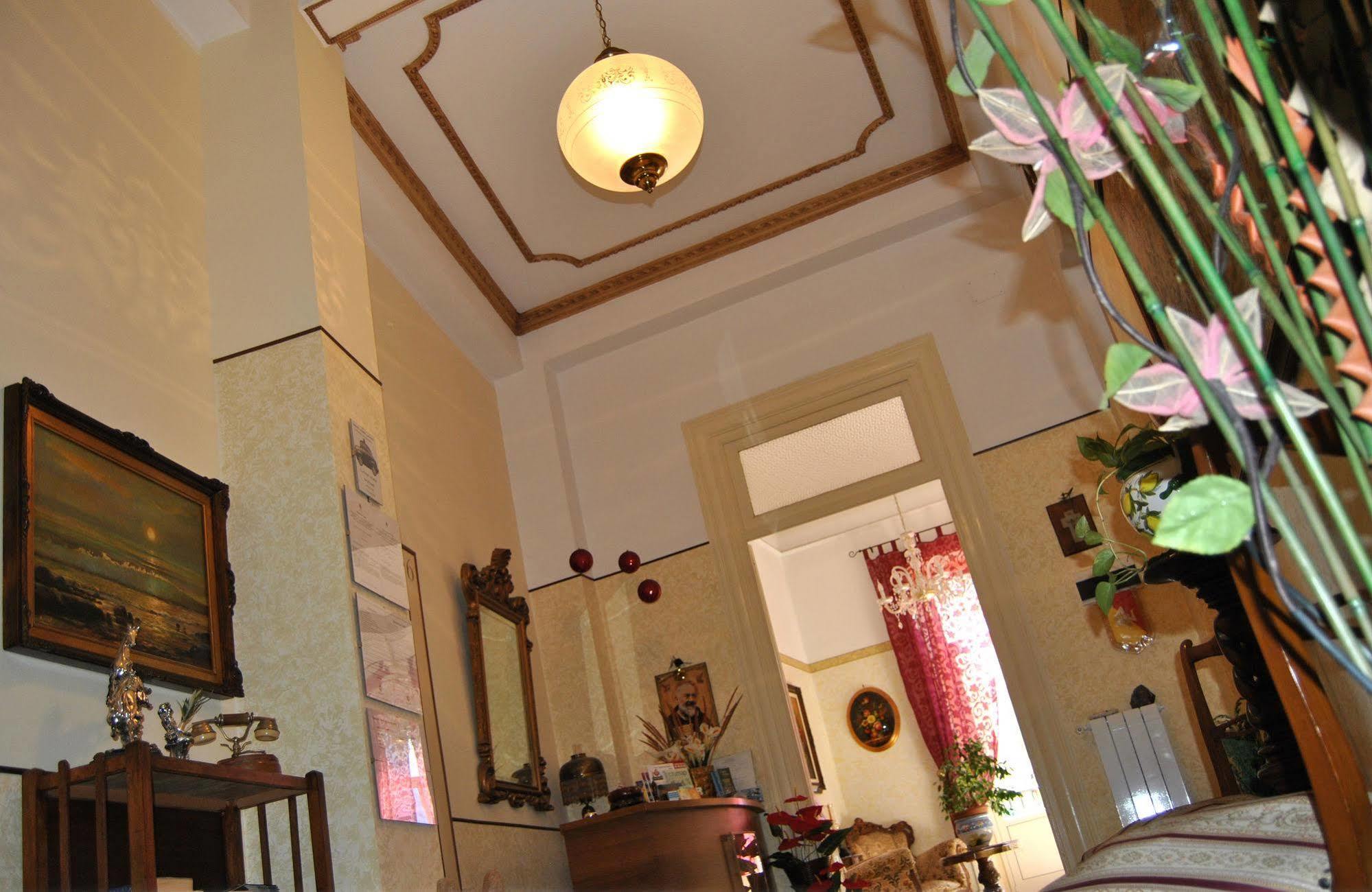 Bed And Breakfast D'Angelo ปาแลร์โม ภายนอก รูปภาพ